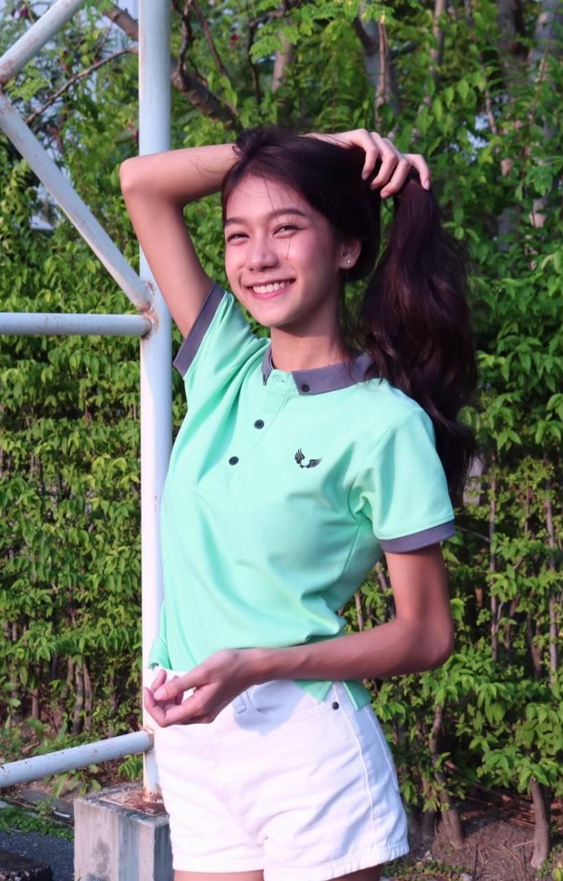 เขียวมิ้นต์_แบบกระดุมหญิง เสื้อยืดคอจีนปกกระดุม เหมาะสำหรับ ใส่เที่ยว ใส่ทำงาน เสื้อยืดคอจีน แบรนด์ deve angel ผลิตด้วยเนื้อผ้า TC supersoft จึงนุ่มใส่สบายไม่ร้อน ซักแล้วสีไม่ตกไม่หดไม่ย้วย ซักแล้วไม่ขึ้นตุ่มขน
